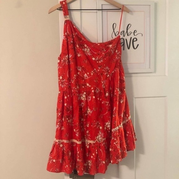 FREE PEOPLE Linen All Mine One Shoulder Red Floral Mini Dress Size Medium NWOT - Picture 2 of 12